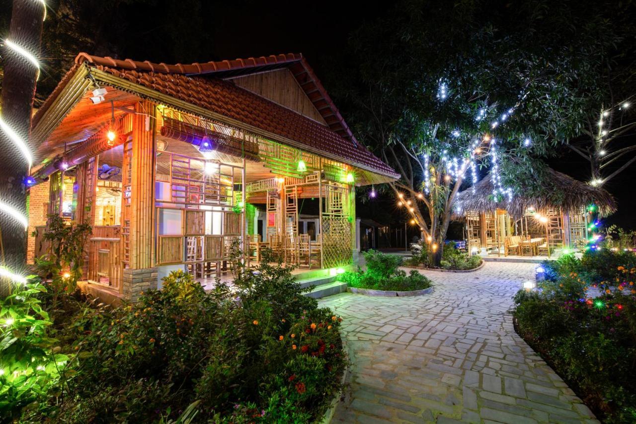Hoanglong Riverside Homestay Ниньбинь Экстерьер фото
