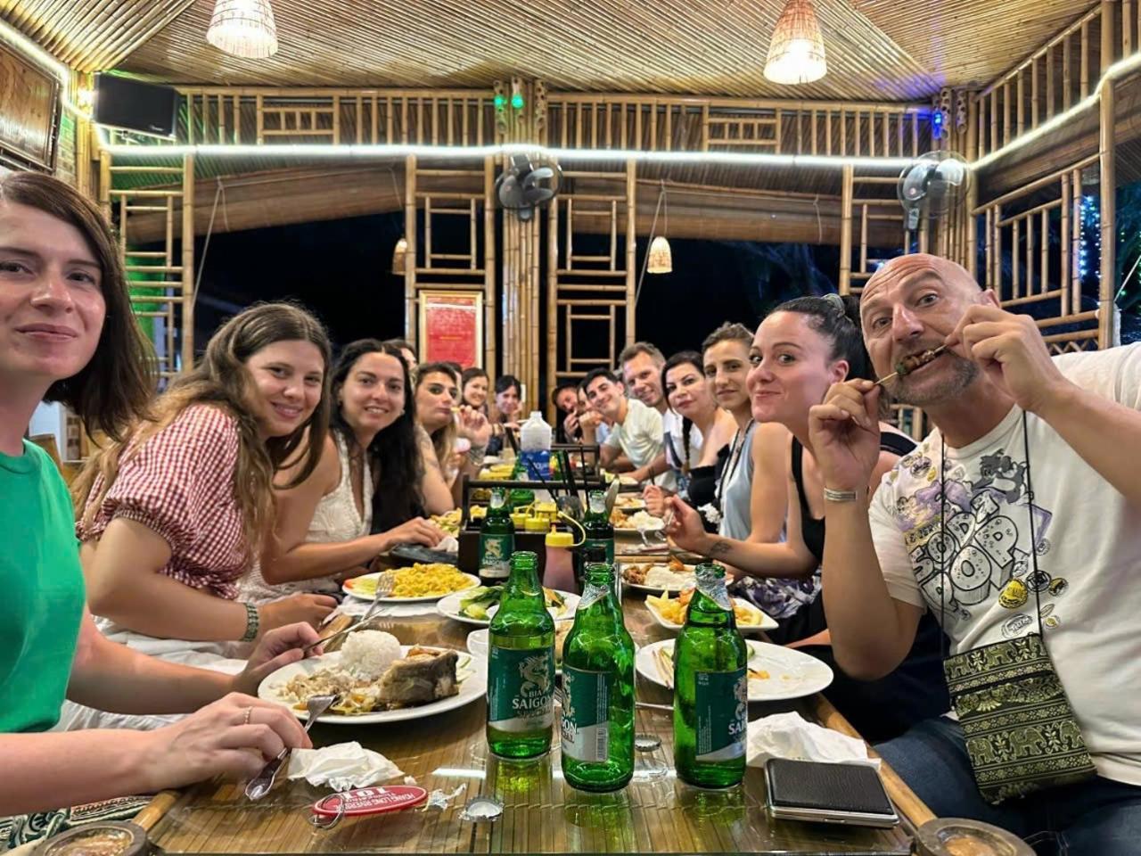 Hoanglong Riverside Homestay Ниньбинь Экстерьер фото