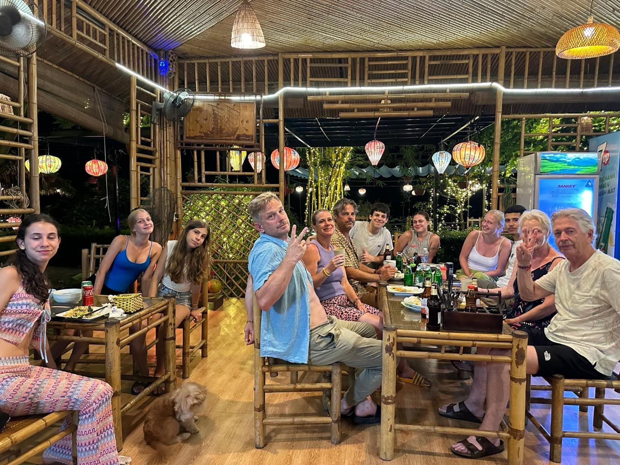 Hoanglong Riverside Homestay Ниньбинь Экстерьер фото