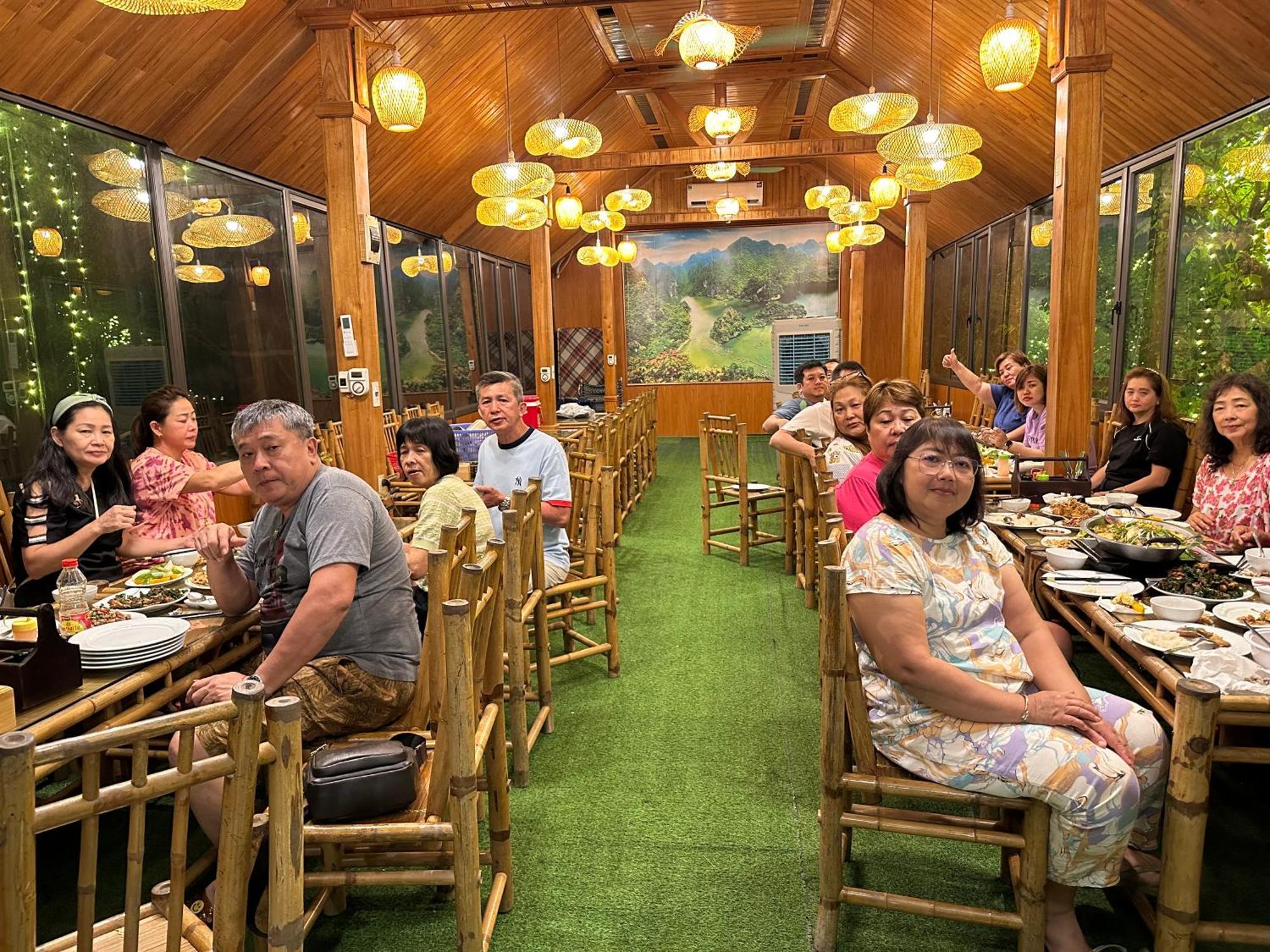 Hoanglong Riverside Homestay Ниньбинь Экстерьер фото